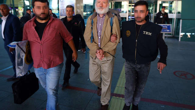 İzmir'de yakalanan firari amiral Ankara'ya getirildi