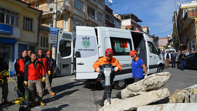 Japonya'dan Demirci Belediyesine arama kurtarma aracı