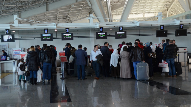 Kars-Ankara uçağına kuş rötarı