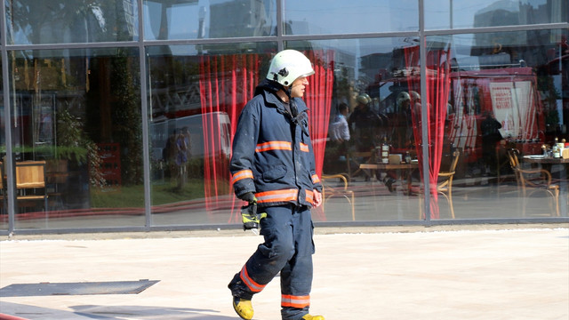 Kartal'da spor salonunda yangın