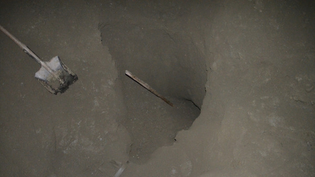 Kayan toprağın altında kalan Suriyeli sığınmacı öldü