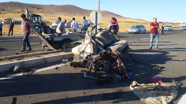 Kayseri'de trafik kazası: 1 ölü, 2 yaralı