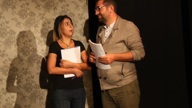 Kekemeliği tiyatro sahnesinde yendi