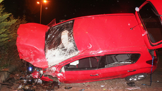 Kocaeli'de otomobil devrildi: 3 yaralı