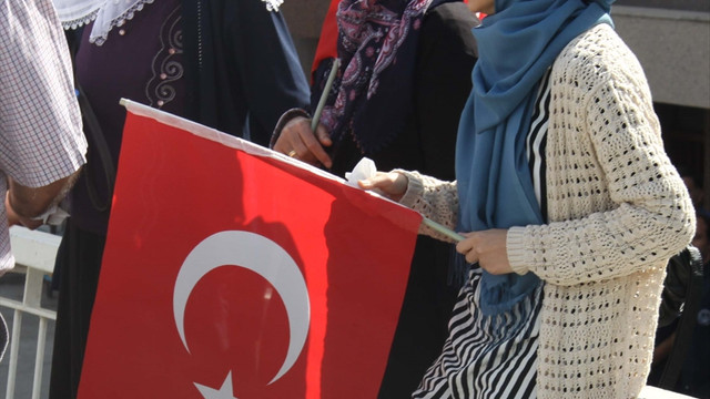 Kocam kahpelerin kurşunuyla öldü