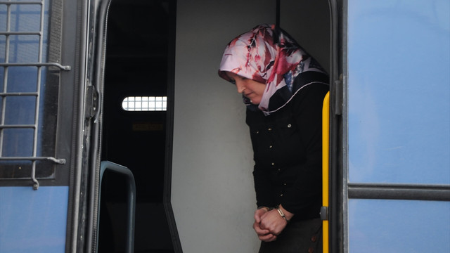 Komşusunu öldüren kadına 25 yıl hapis