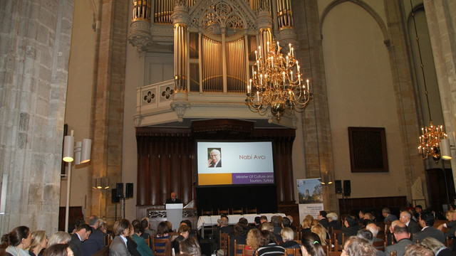 Kültür ve Turizm Bakanı Avcı Hollanda'da
