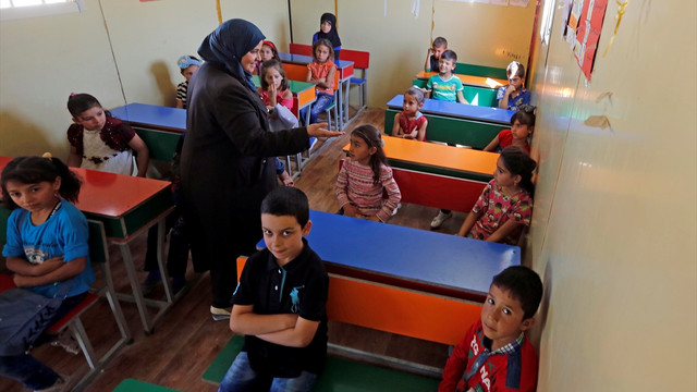 Lübnan'daki Suriyeli öğrenciler için ders zili çaldı