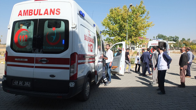 Malazgirt Kaymakamı trafik kazası geçirdi