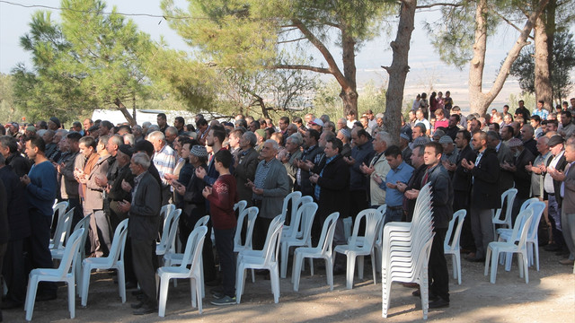 Manisa'da zeytin üreticileri yağmur duasına çıktı