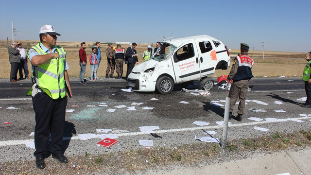 Niğde'de trafik kazası: 1 ölü, 2 yaralı