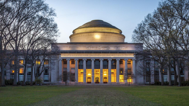 Son dakika: MİT Başkanı Hakan Fidanın yardımcısı Parise gönderildi