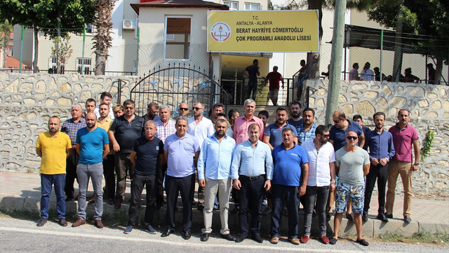 Öğretmenin şehit fotoğrafına tepki gösterdiği iddiası