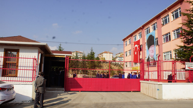 Okulda devamsızlığa turnikeli önlem