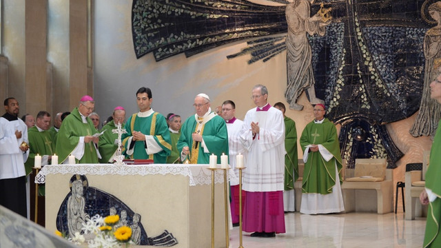 Papa Franciscus Azerbaycan'da