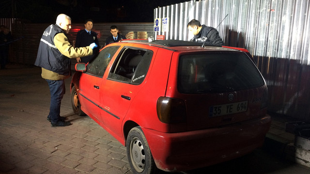 Park halindeki otomobilde ölü bulundu