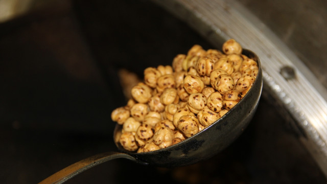 Sandıklı leblebisinin son ustaları