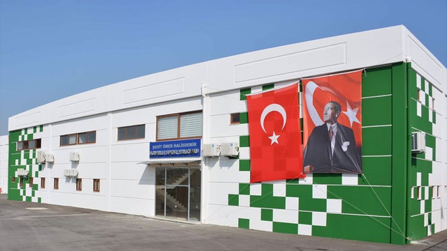 Şehit Astsubay Halisdemir'in adı spor salonuna verildi