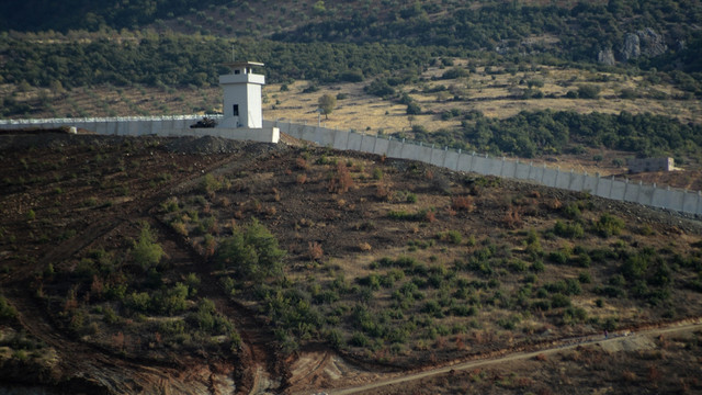 Suriye sınırında modüler duvar çalışmaları