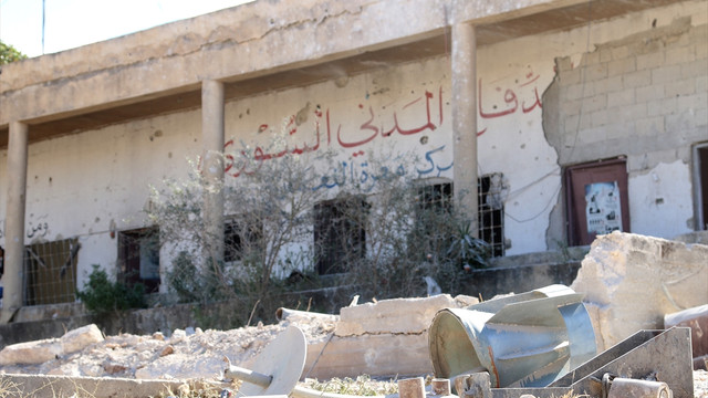 Suriye rejimi sivil savunma merkezini bombaladı