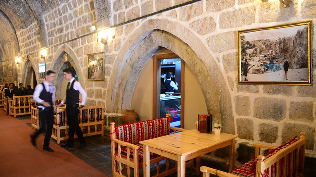 Tarihi han, restorana dönüştürüldü