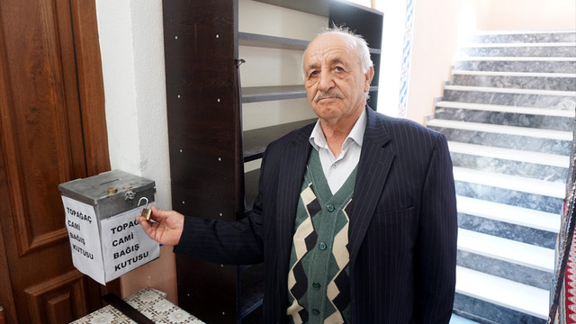 Camiden hırsızlık güvenlik kameralarına yansıdı