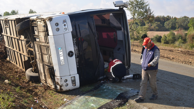 Tekirdağ'da işçi servisi devrildi: 40 yaralı