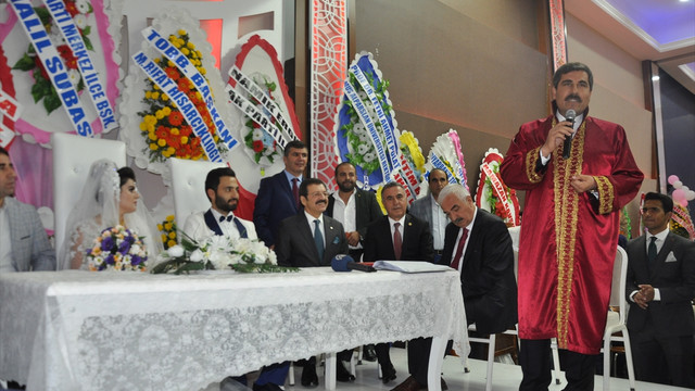 TOBB Başkanı Hisarcıklıoğlu nikah şahitliği yaptı