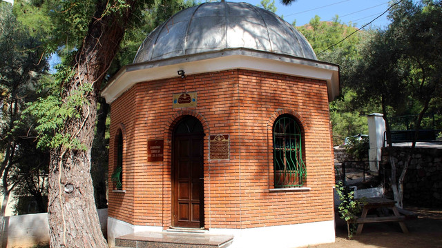 Türbe kundaklayan zanlı hastaneye sevk edildi