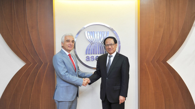 Türkiye'nin Cakarta Büyükelçisi Gürbüz ASEAN'a güven mektubunu sundu