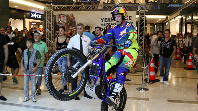 Ünlü motosikletçi Capper, Antalya'da gösteri yaptı