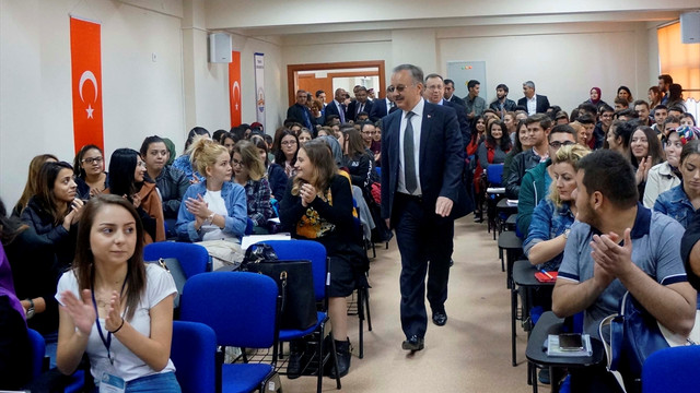 Vali'nin medeniyet hakkındaki fikirleri makale olacak