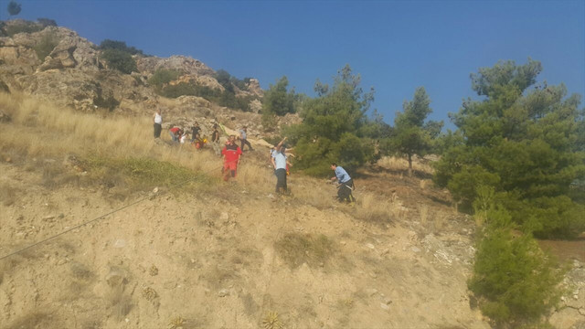 Yamaç paraşütü pilotu yaralandı