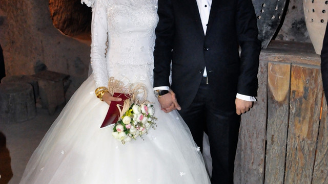 Yerin 120 metre altında nikah