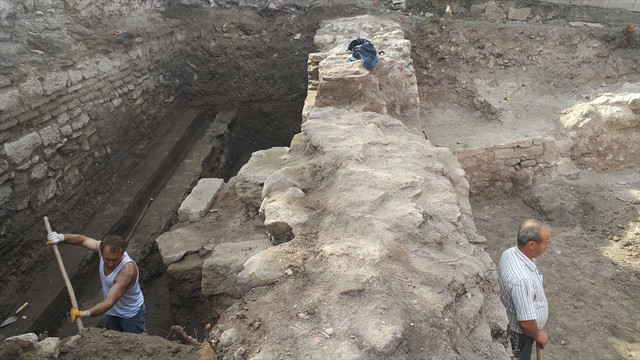 Yıkım çalışmasında tarihi kalıntılar bulundu