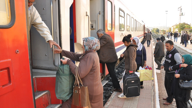 Yolcu treninde şüpheli çanta ihbarı