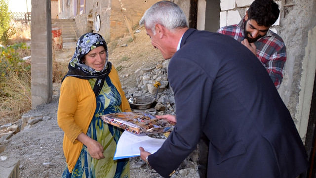 Yüksekova'da terör mağduru 8 bin aileye yardım eli