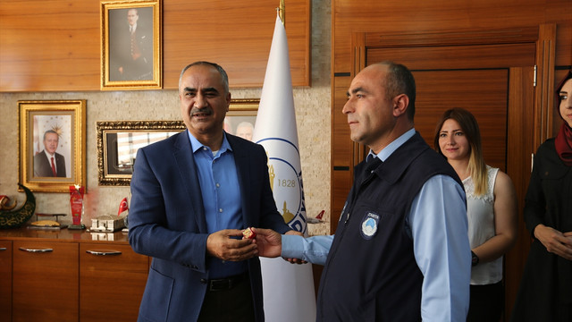 Zabıtaların yardımı karşılıksız kalmadı