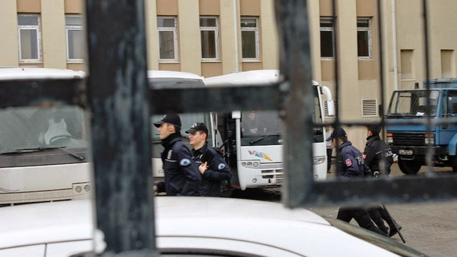 Diyarbakırda PKKya yönelik operasyonda 2 kişi tutuklandı