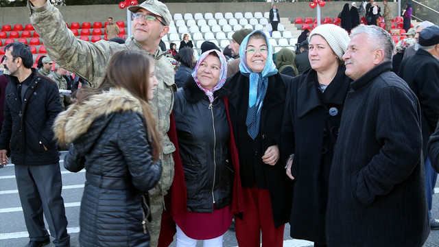 Acemi eğitimini tamamlayan askerler yemin etti
