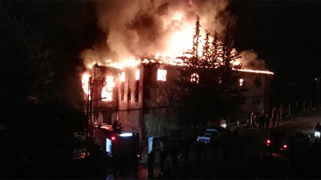 Adanada özel öğrenci yurdunda yangın: 12 ölü 22 yaralı