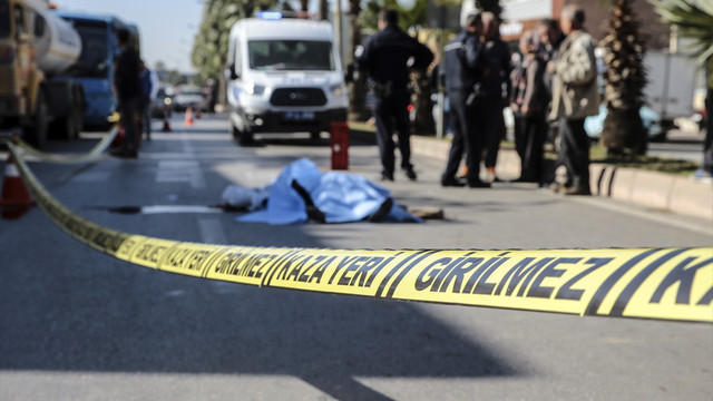 Adana'da aracın çarptığı yaya yaşamını yitirdi