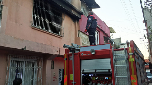 Adana'da evi yanan engelli yaşamını yitirdi