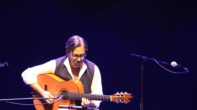 Al Di Meola İstanbul'da konser verdi