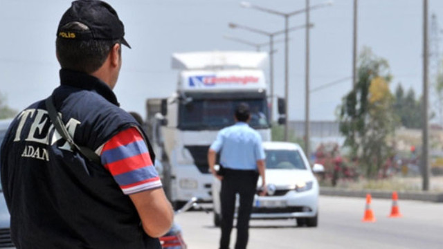 Vanda bomba yüklü minibüs ele geçirildi