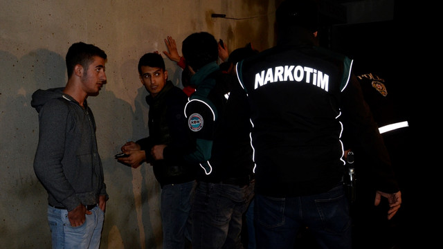 Ataşehir'de uyuşturucuyla mücadele uygulaması