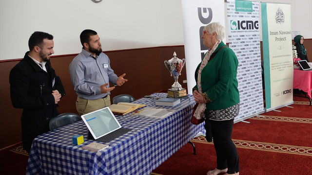 Avustralya'daki Türkler komşularına İslamiyeti anlattı