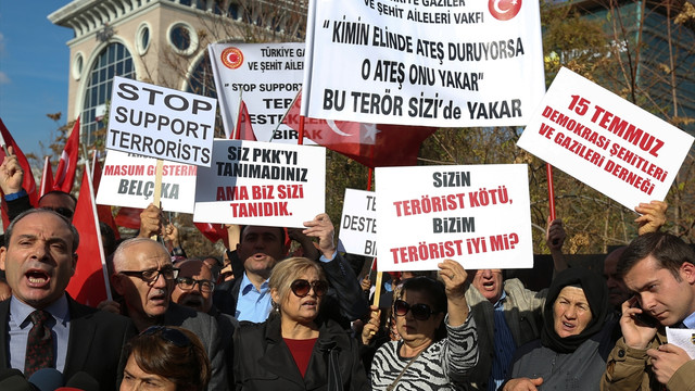 Avusturya'nın Ankara Büyükelçiliği önünde protesto
