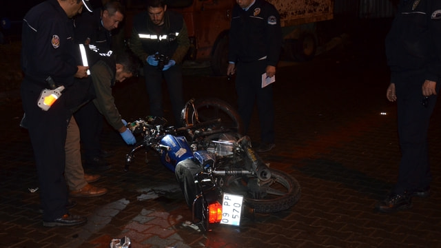 Aydın'da motosiklet kamyonete çarptı: 2 ölü
