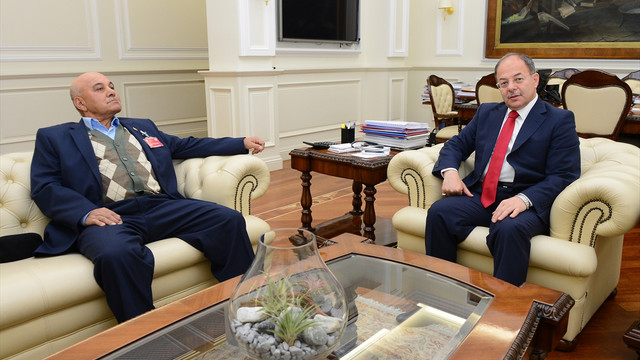 Bakan Akdağ'ın gurbetçi misafiri